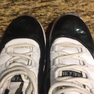 Low top Jordan 11’s size 11
